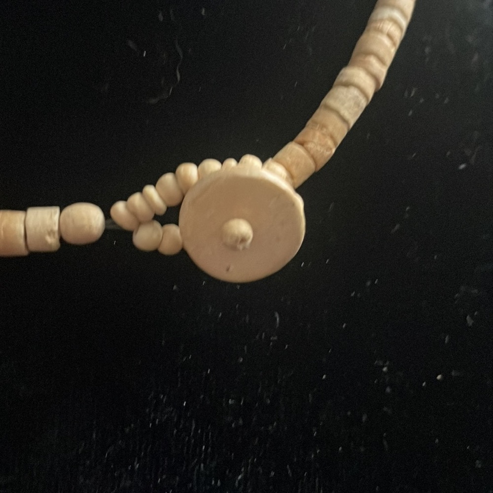 Spring Floral Shell Necklace - - Picture 4 of 4
